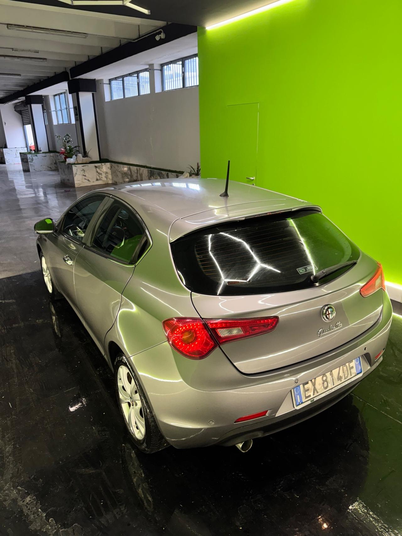 Alfa Romeo Giulietta 1.6 JTDm-2 105 CV Exclusive