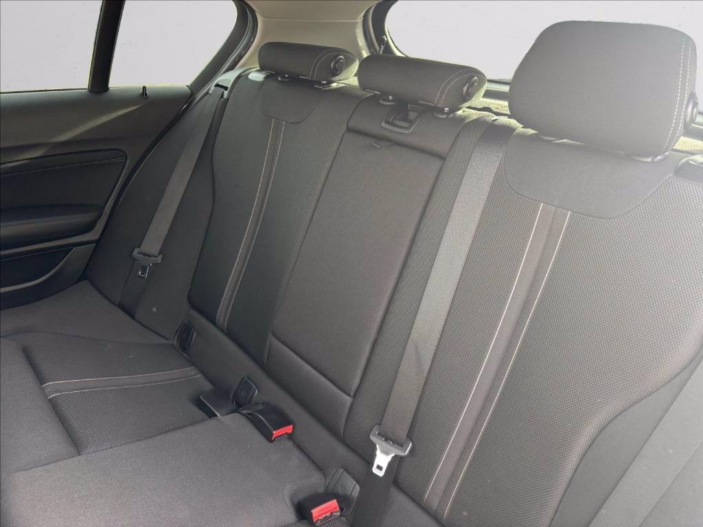 BMW 118d Sport auto 5p my18 del 2016
