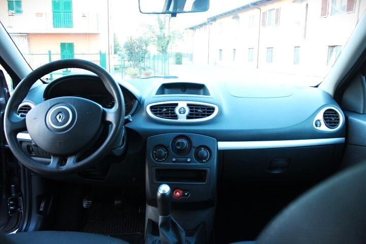 Renault Clio 1.2 5 porte Confort PACK 75.000km clima