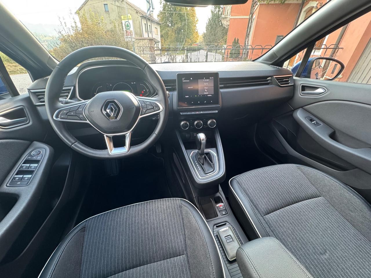 Renault Clio Full Hybrid E-Tech 140 CV 5 porte Initiale Paris