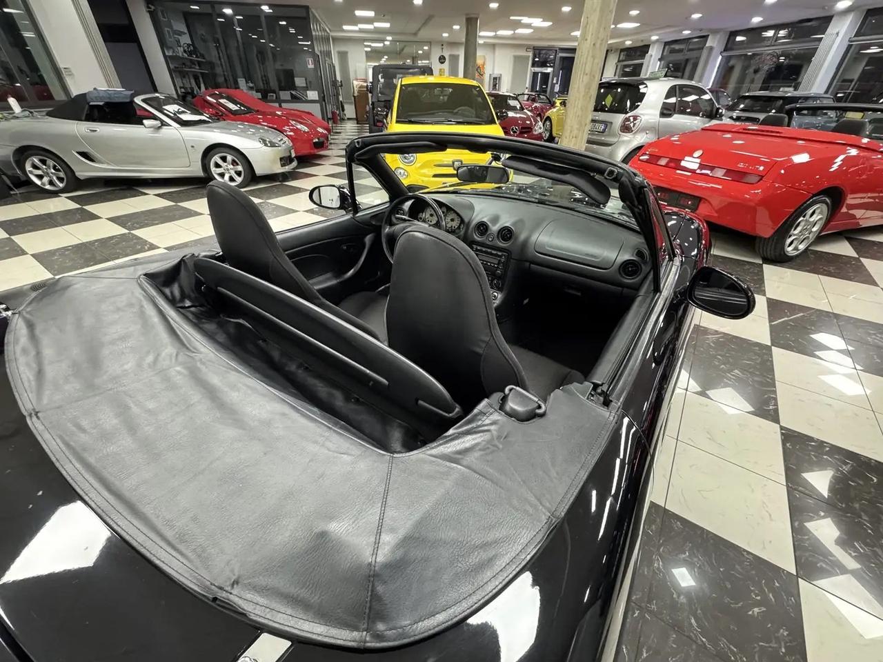 Mazda MX-5 1.6i 16V cat