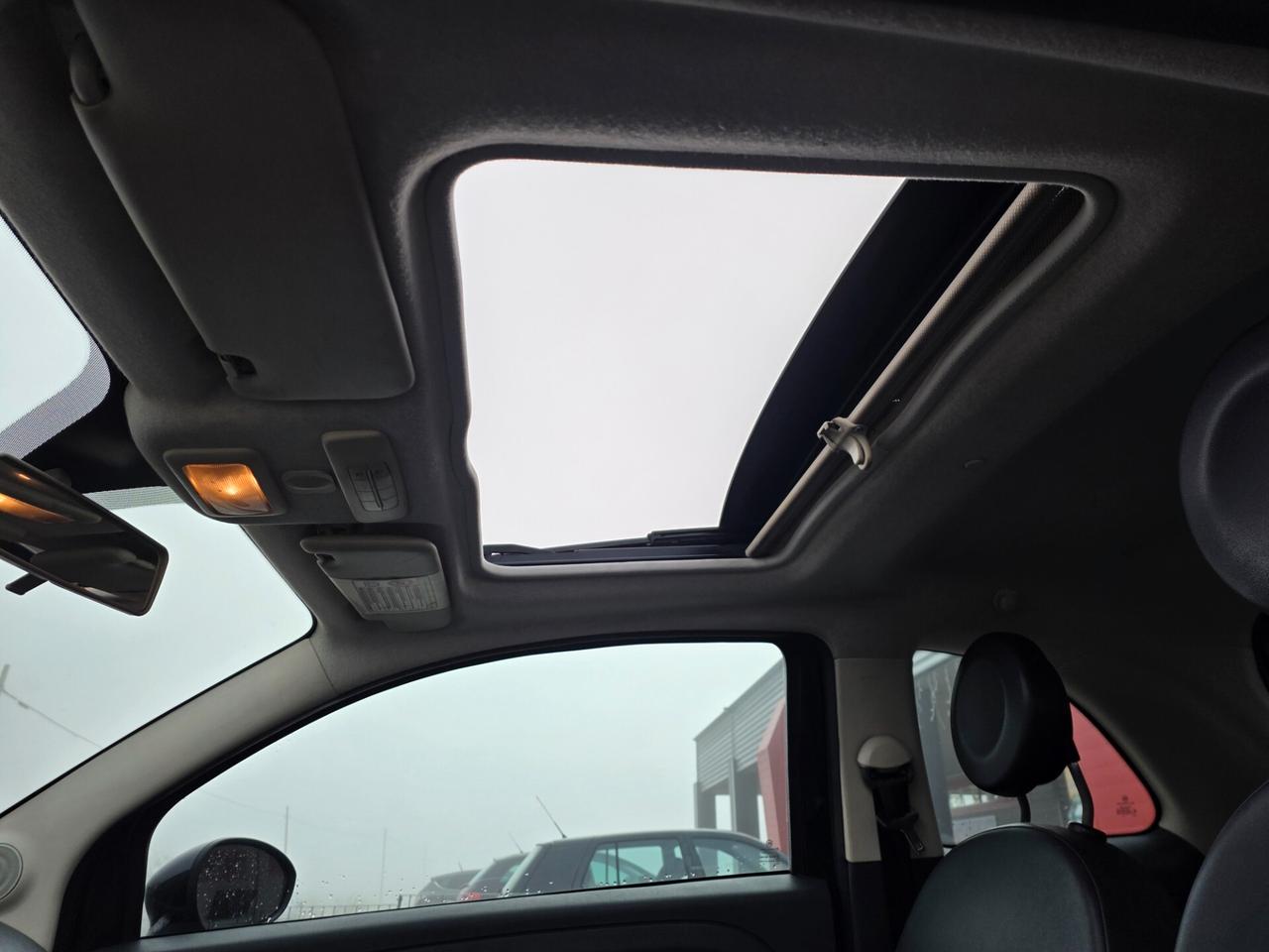 Fiat 500 1.2 Lounge Mat black