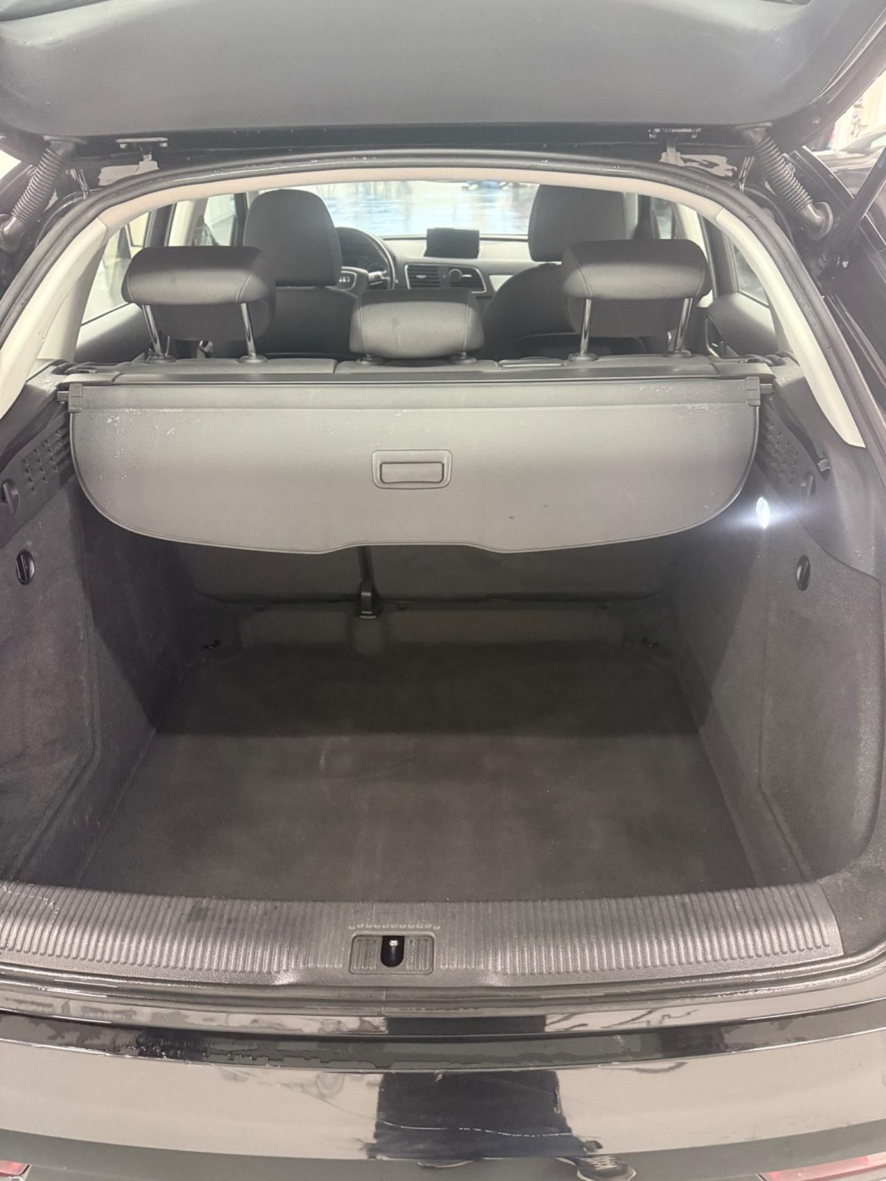 Audi Q3 2.0 TDI 120 CV Business