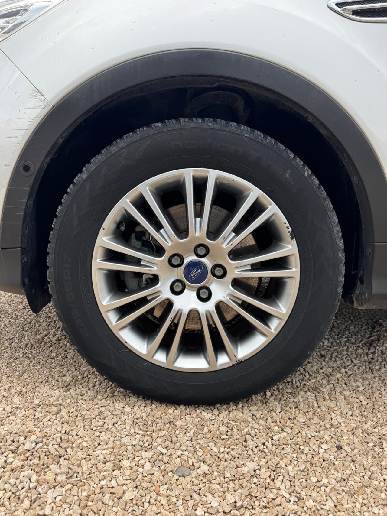 Ford Kuga 2.0 TDCI 140 CV 4WD Powershift Titanium