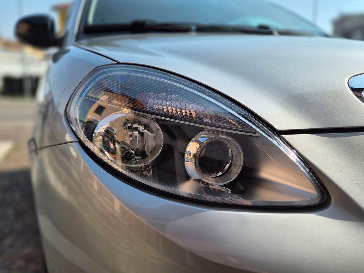 Lancia Ypsilon 1.2 8v Unyca