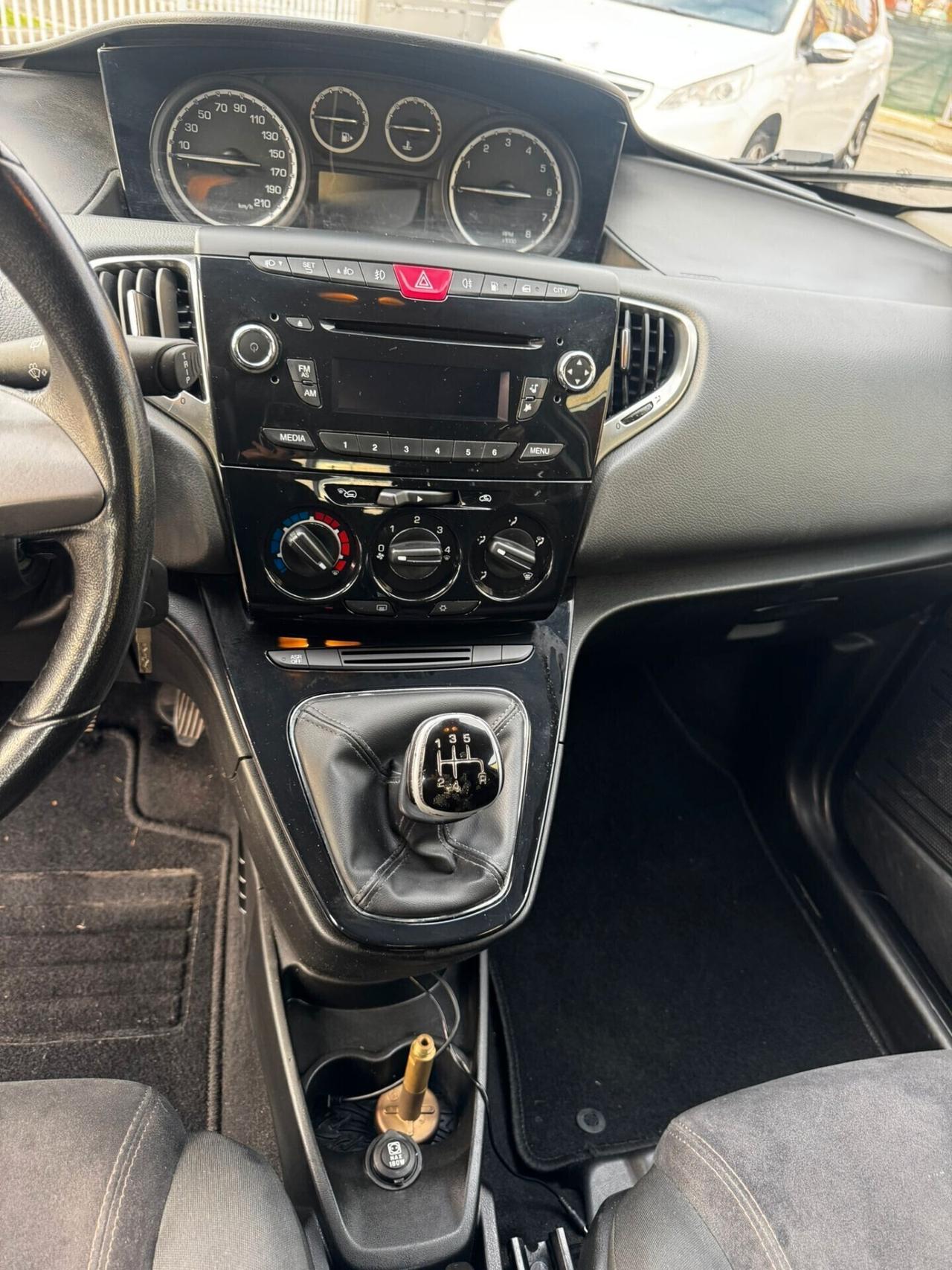 Lancia Ypsilon 1.2 69 CV 5 porte GPL Ecochic Gold