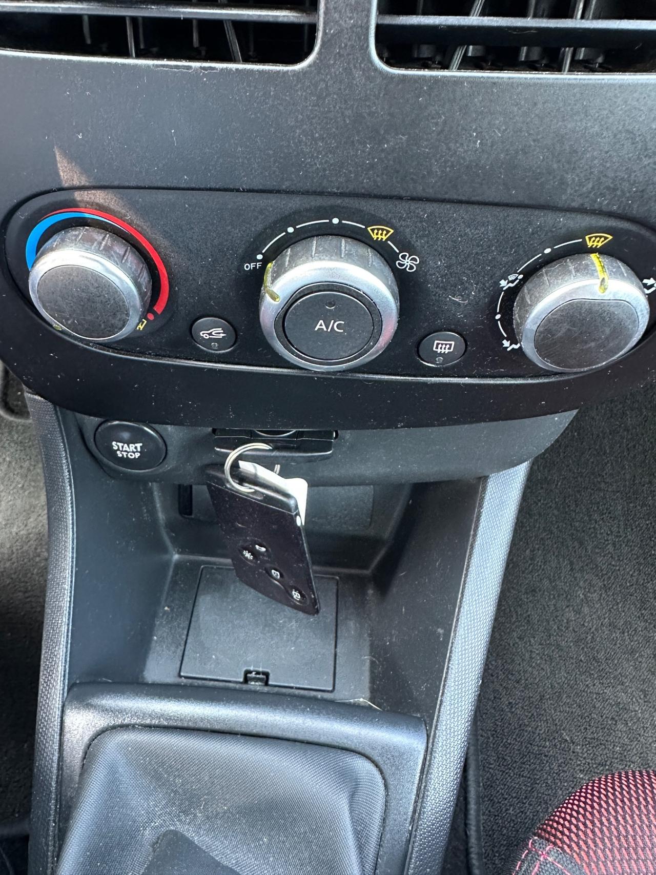 Renault Clio 1.5 dCi 8V 75CV 5 porte Costume National