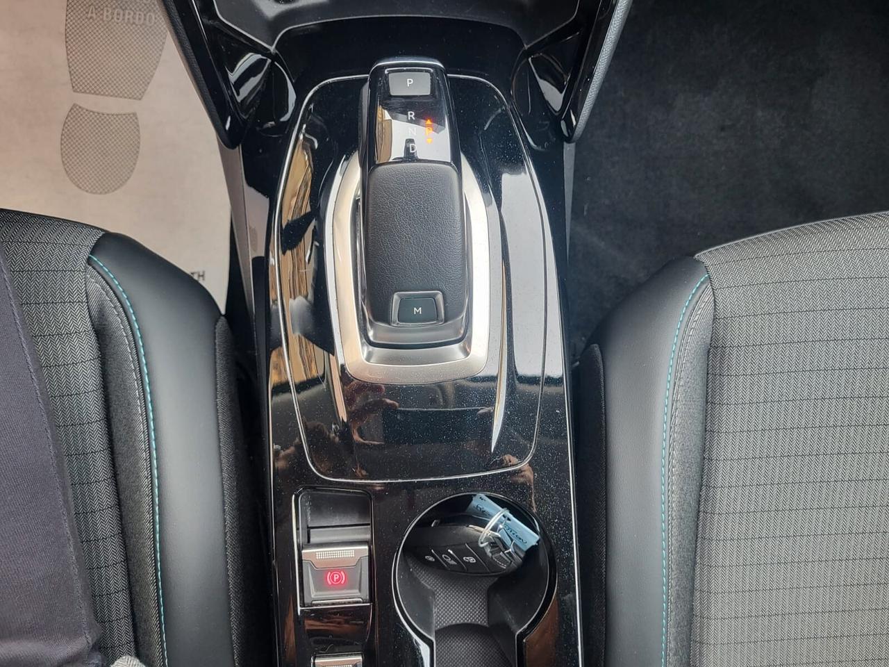 Peugeot 2008 HDi 130 EAT8 Allure+Led+Cerchi 17...