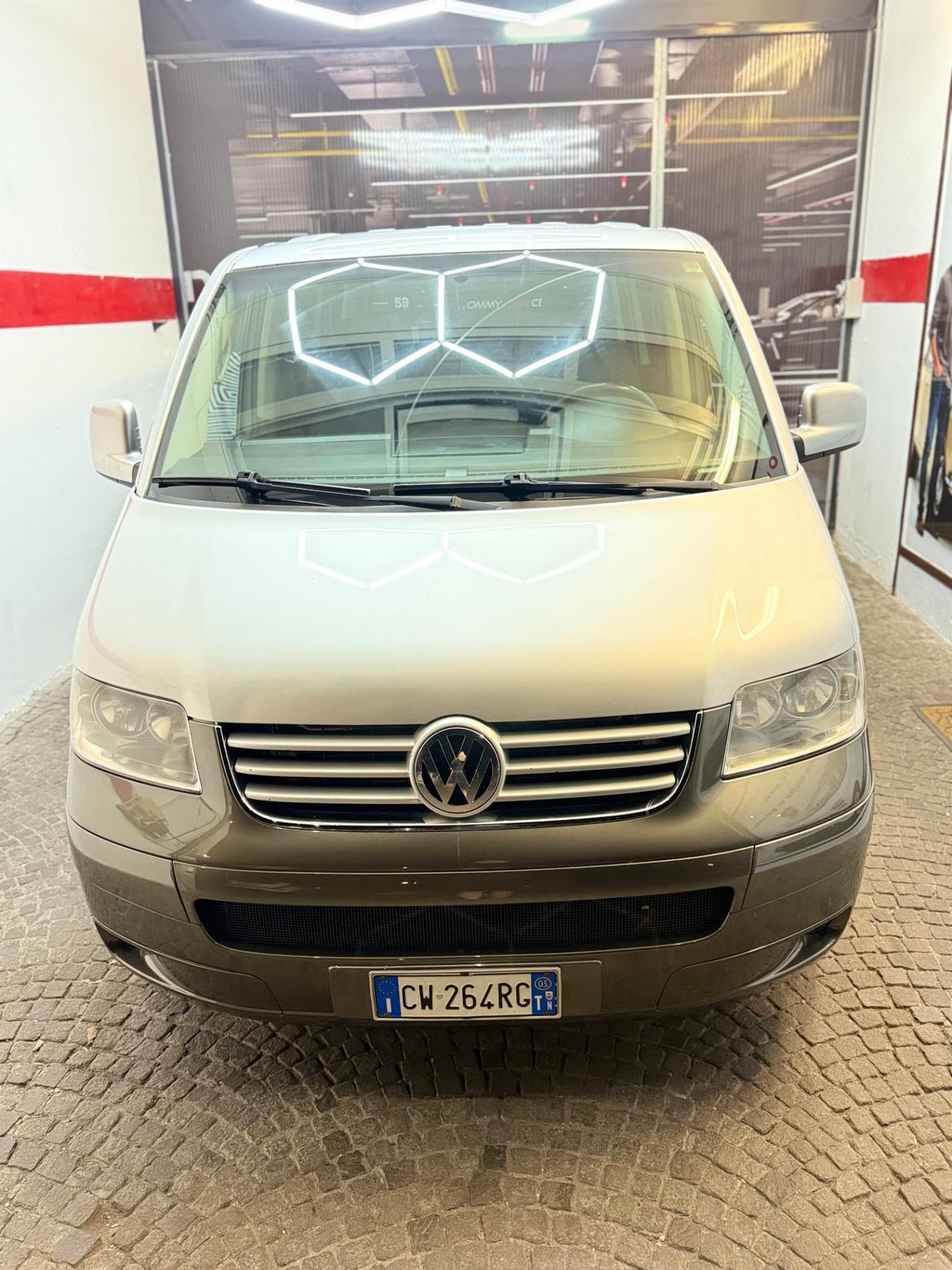Volkswagen Multivan 2.5 TDI/130CV Highline