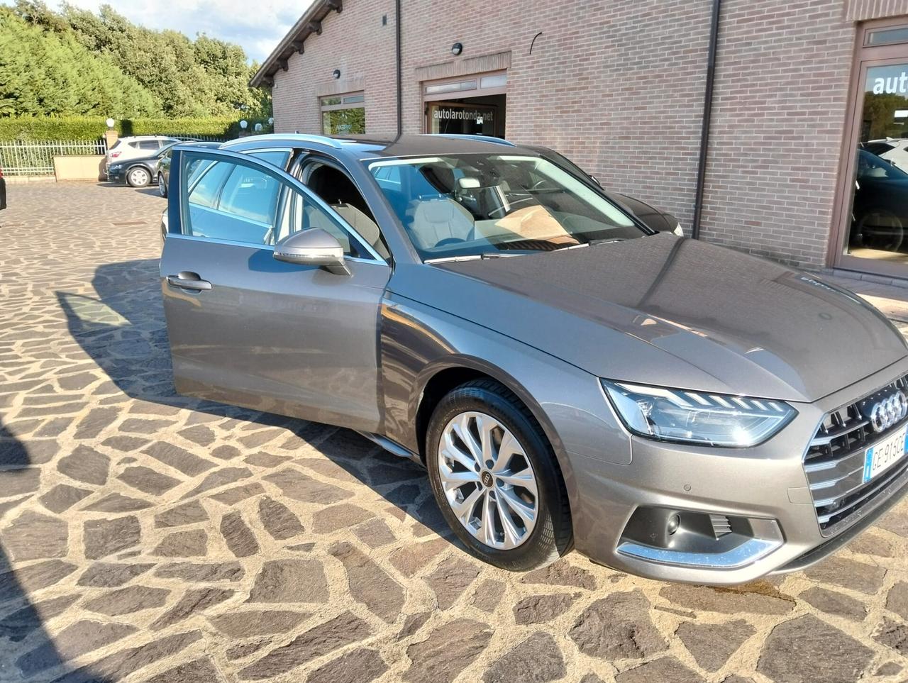 Audi A4 Avant 30 TDI/136 CV S tronic Business Advanced