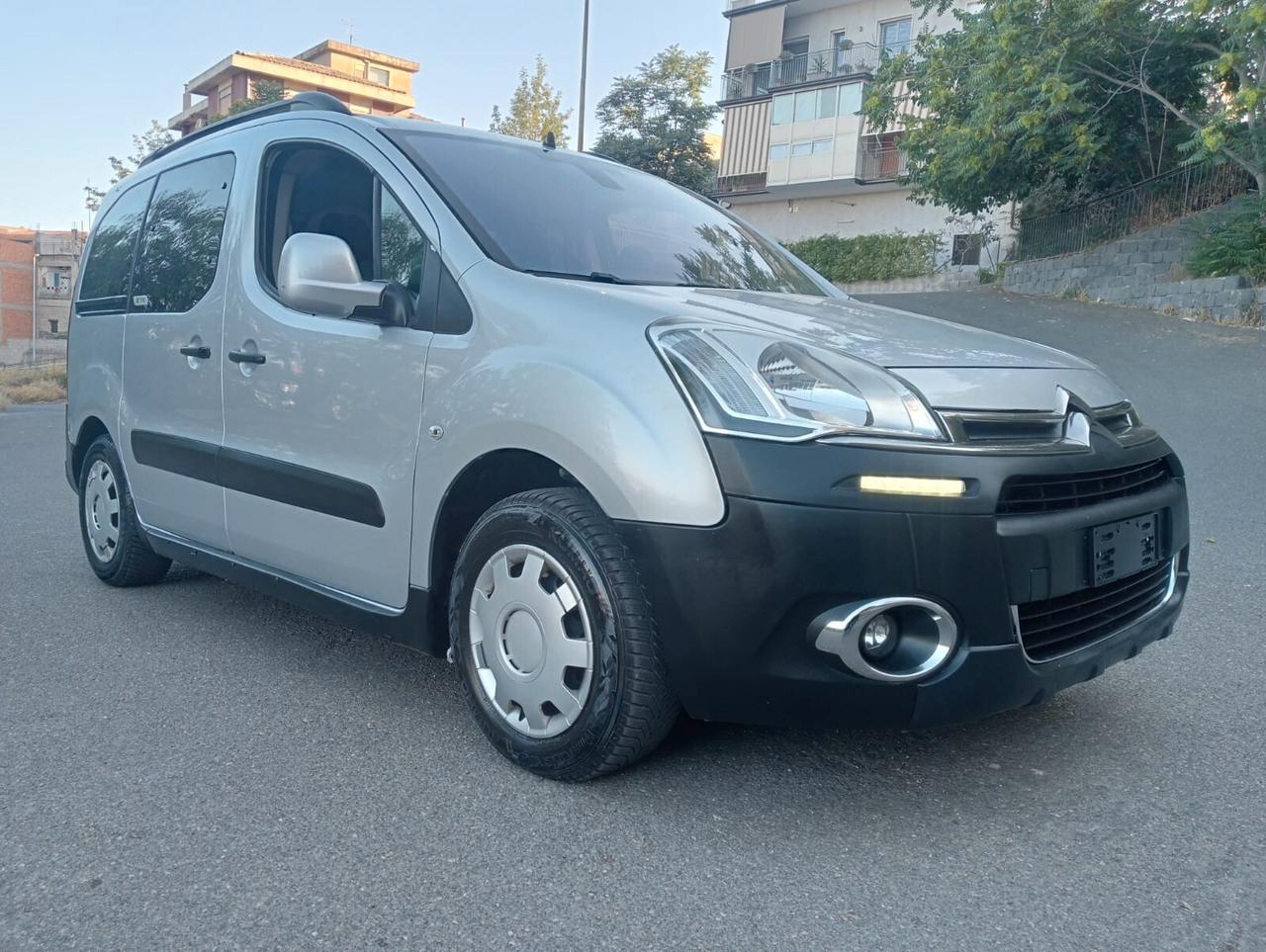 Citroen Berlingo ribassato rampa disabili