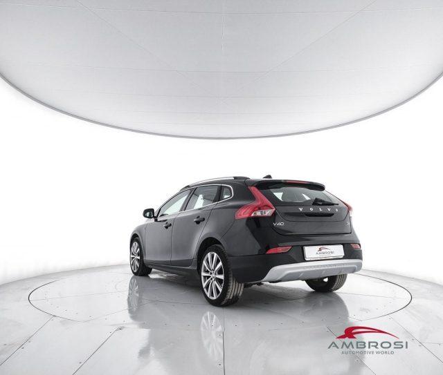 VOLVO V40 Cross Country D2 Volvo Ocean Race