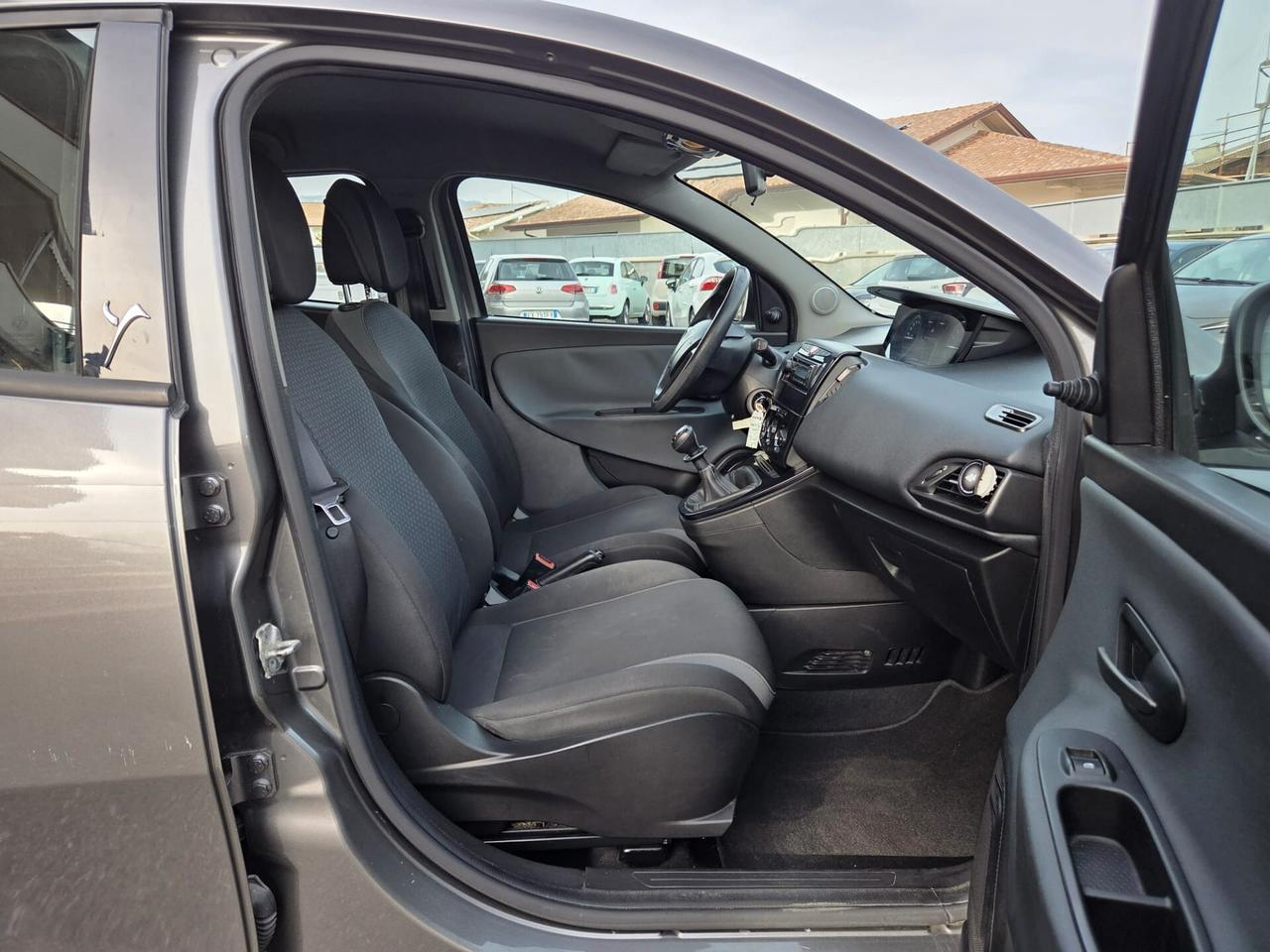 Lancia Ypsilon 1.2 69 CV 5 porte Opening Edition