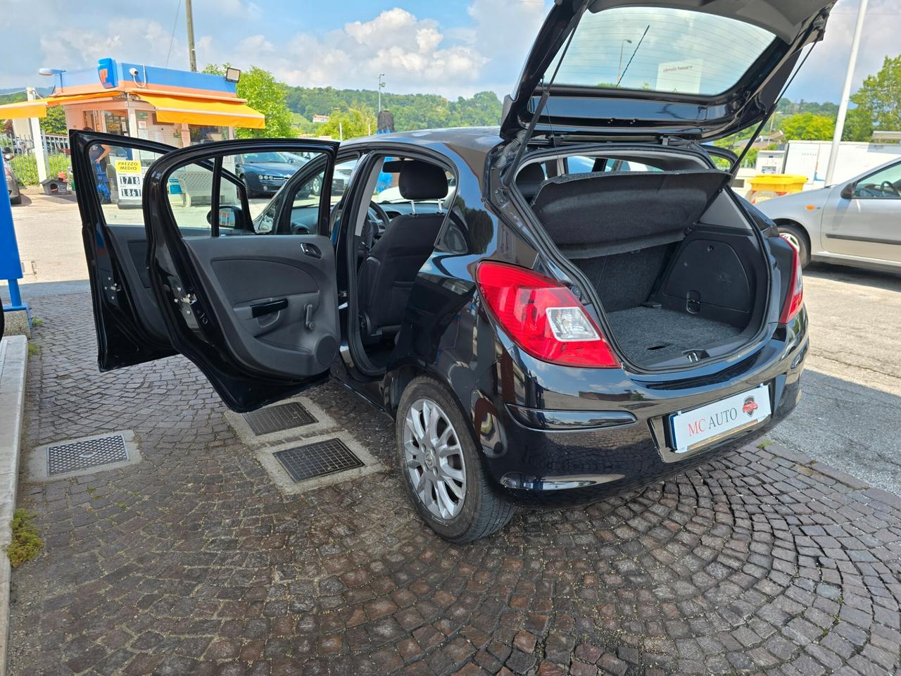 Opel Corsa 1.2 5 porte con 271.000km