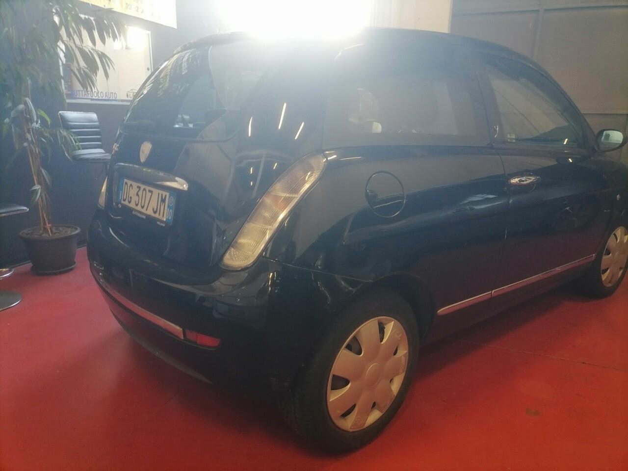 Lancia Ypsilon 1.2 Oro Bianco
