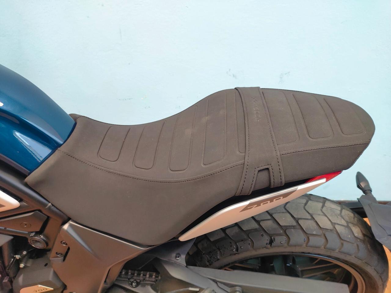 Cf Moto 700CL-X: una scrambler INCONFONDIBILE