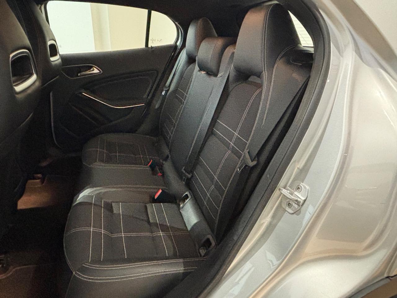 Mercedes-benz GLA 200d Premium