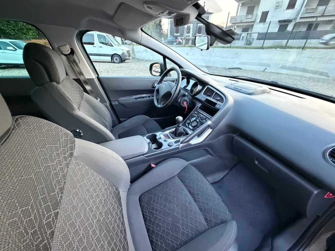 Peugeot 3008 BlueHDi 120 S&S Business