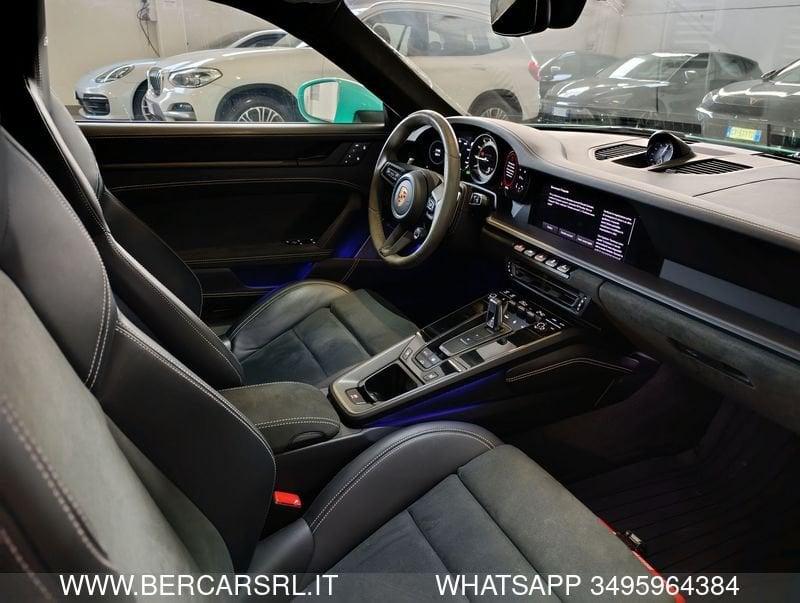 Porsche 911 Carrera 4 GTS