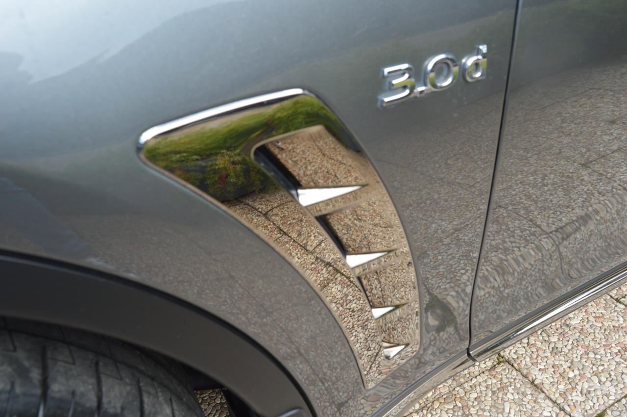 Infiniti QX70 3.0 diesel V6 AT S Premium