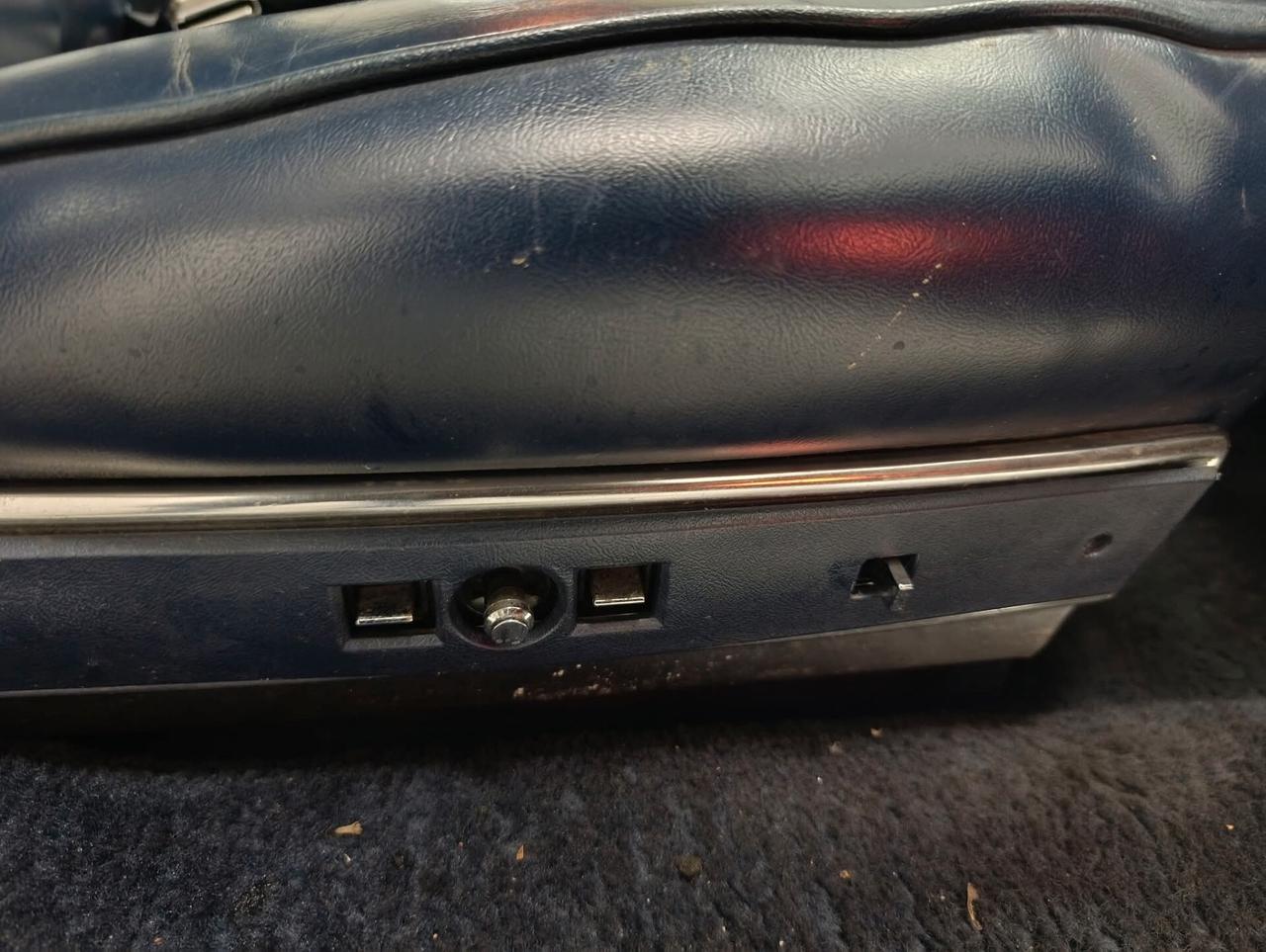 Cadillac Fleetwood BROUGHAM