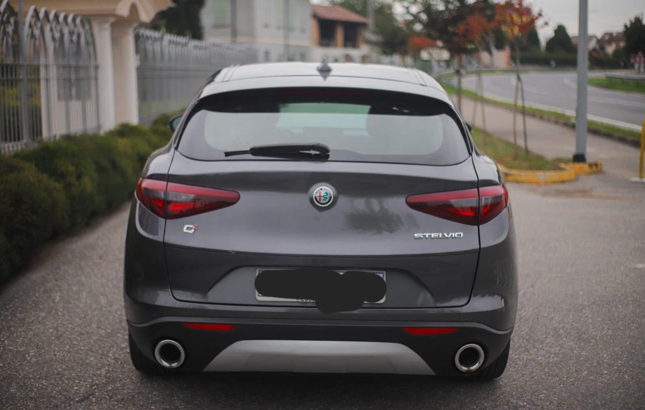 Alfa Romeo Stelvio 2.2 Turbodiesel 190 CV AT8 Q4 Sprint
