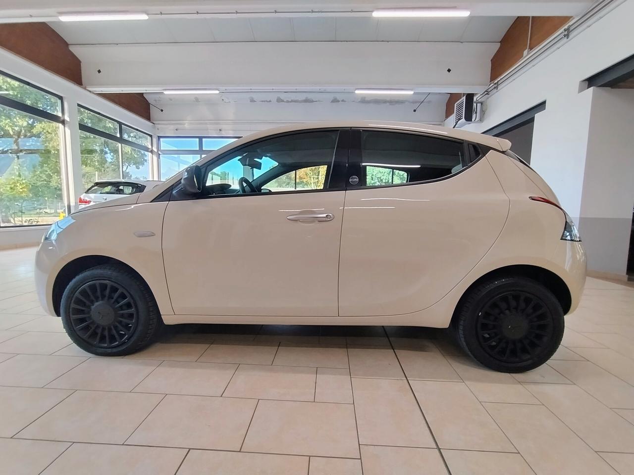 LANCIA YPSILON 1.0 FIREFLY HYBRID GOLD s&s BLUETOOTH
