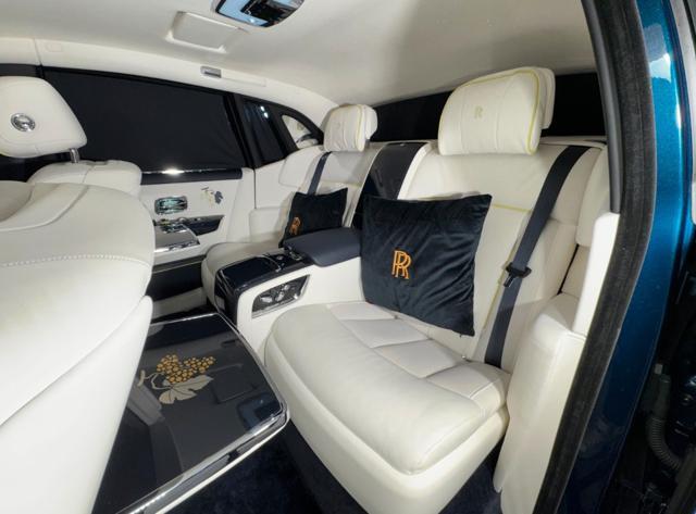 ROLLS-ROYCE Phantom SWB "ONE OF ONE W12 414KW (563HP)