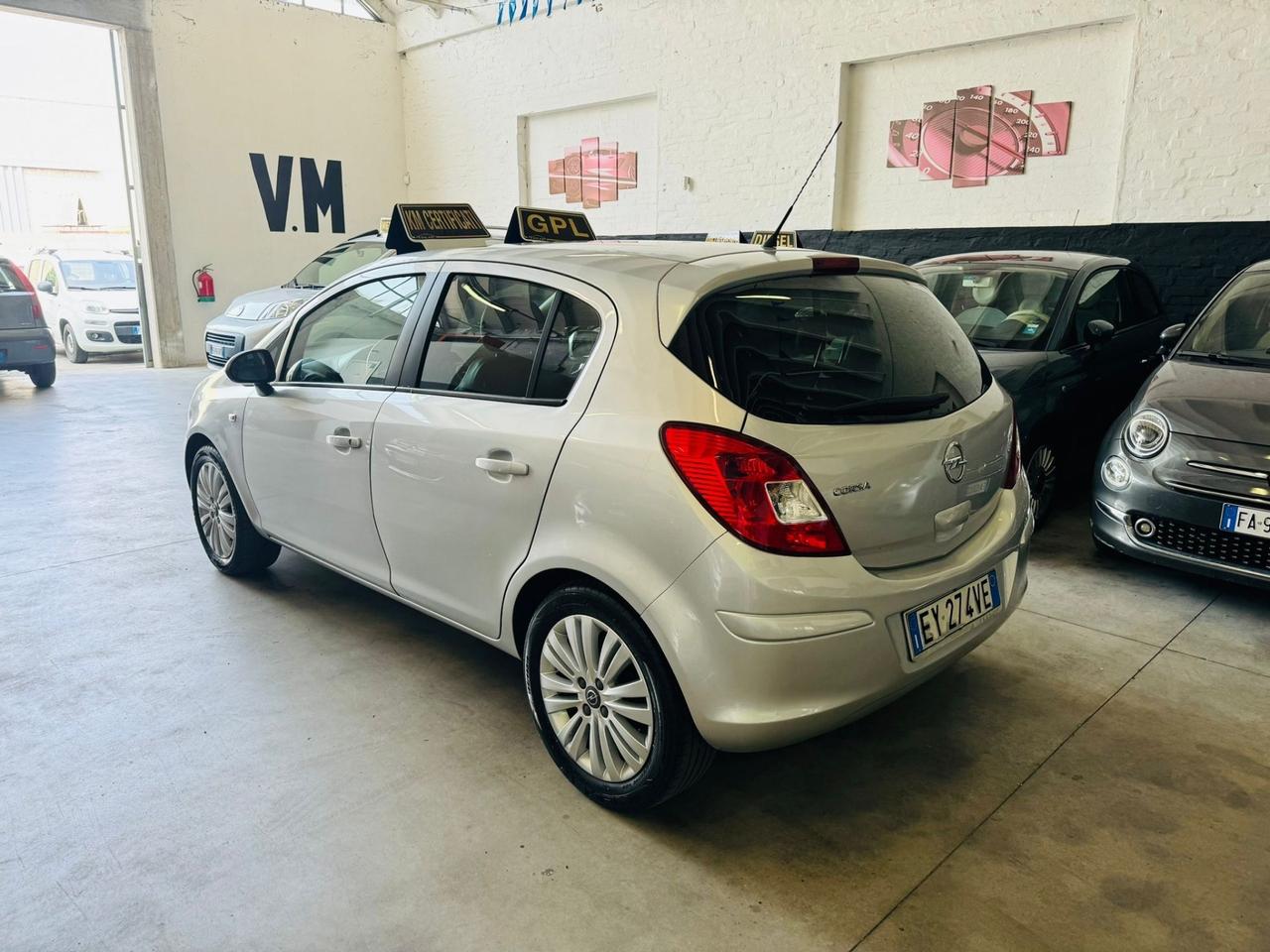 Opel Corsa 1.2 benzina/GPL 85CV 5 porte GPL-TECH Edition