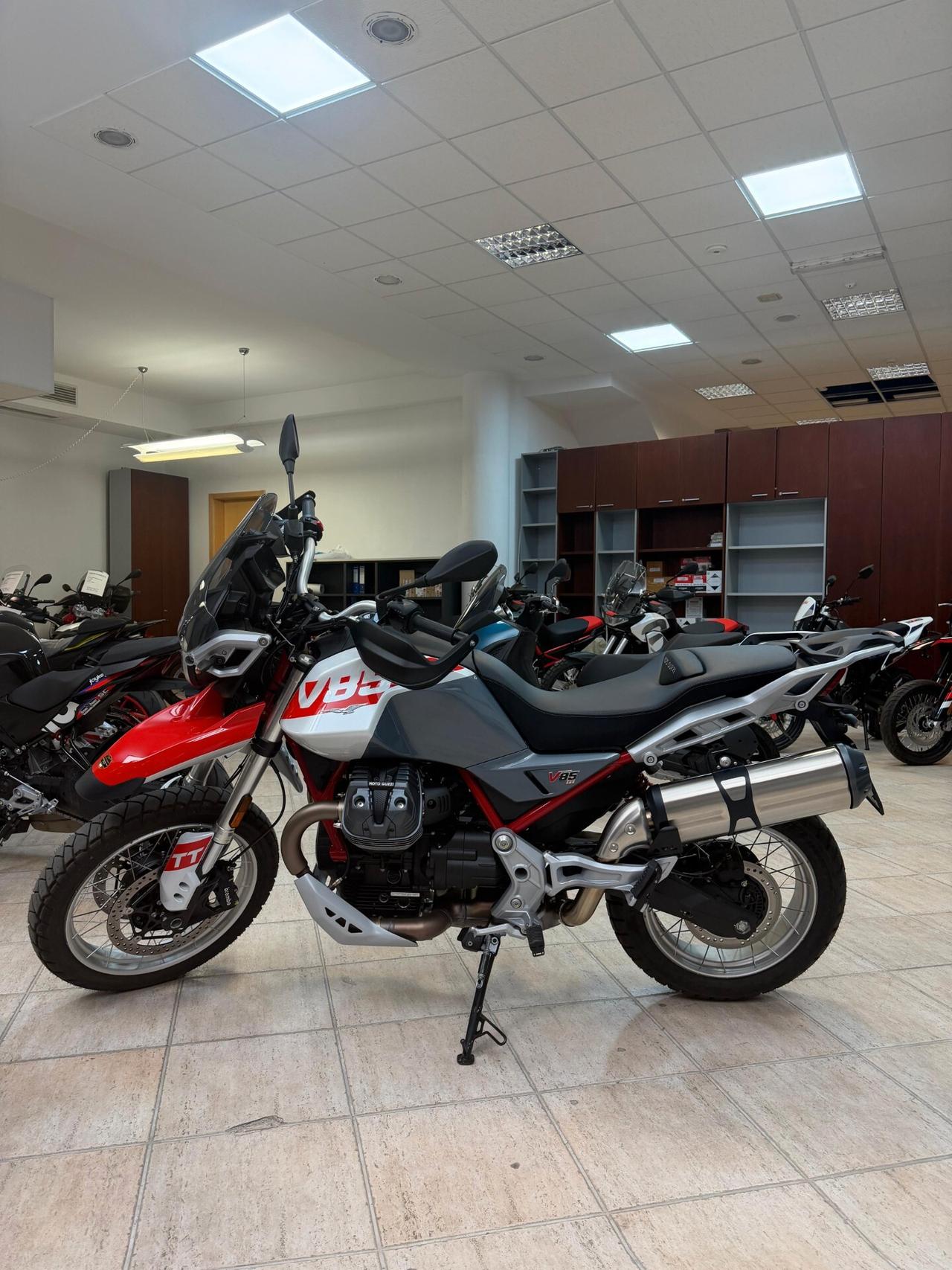 MOTO GUZZI V85 TT 850 DEMO AZIENDALE