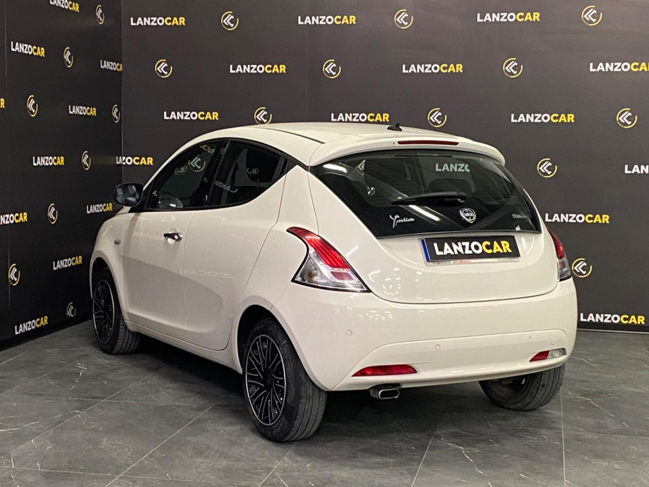 Lancia Ypsilon 1.0 *IBRIDA*GOLD*WHITE*