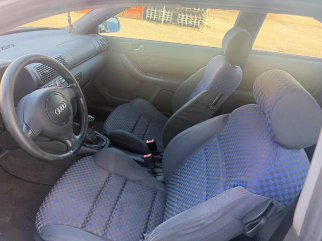 AUDI A3 145,580km 1.6 cat 3p. Ambiente Stupenda Bellissima