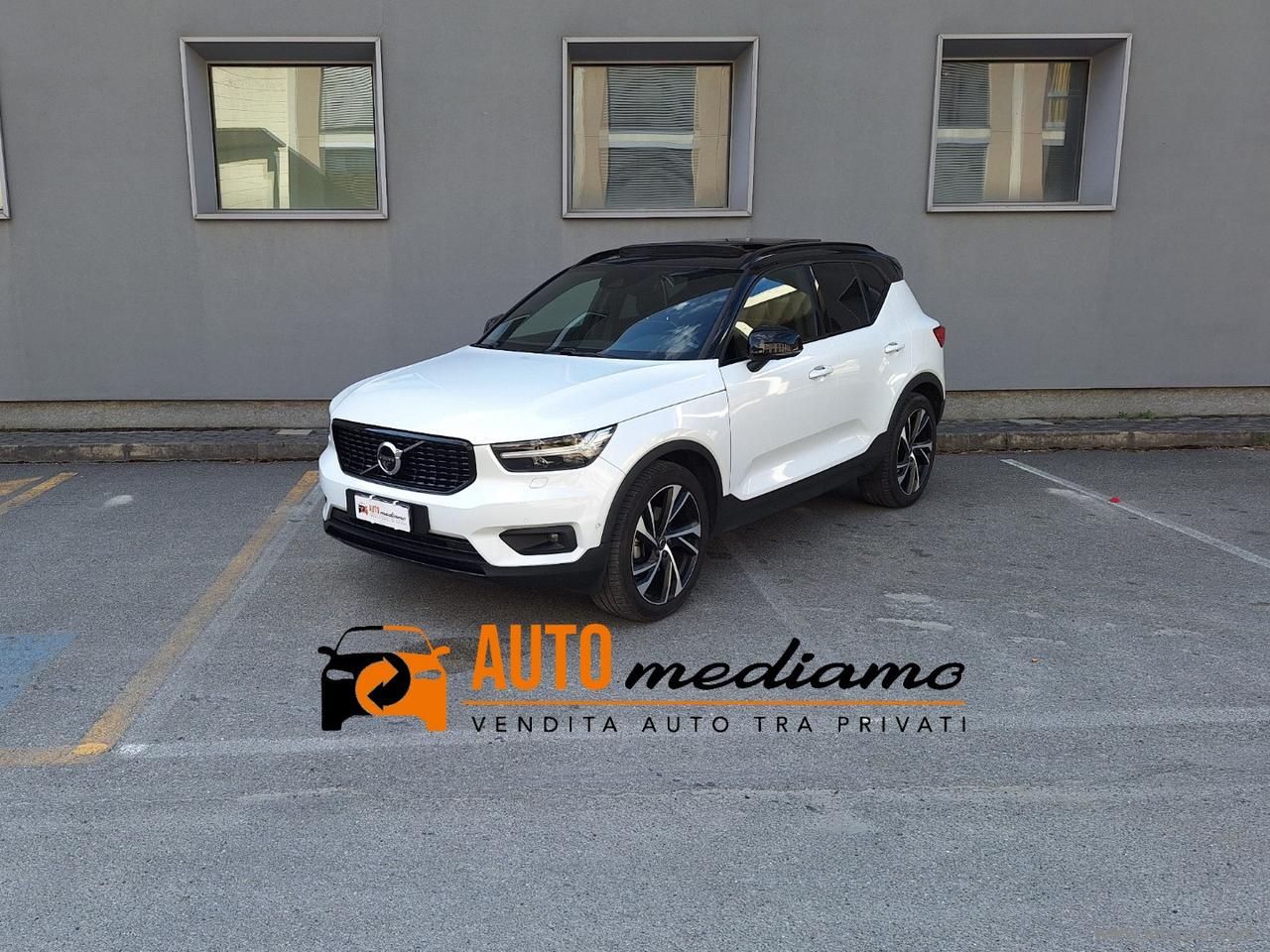 VOLVO XC40 D4 AWD R-design TETTO TAGLIANDI VOLVO UFF 360