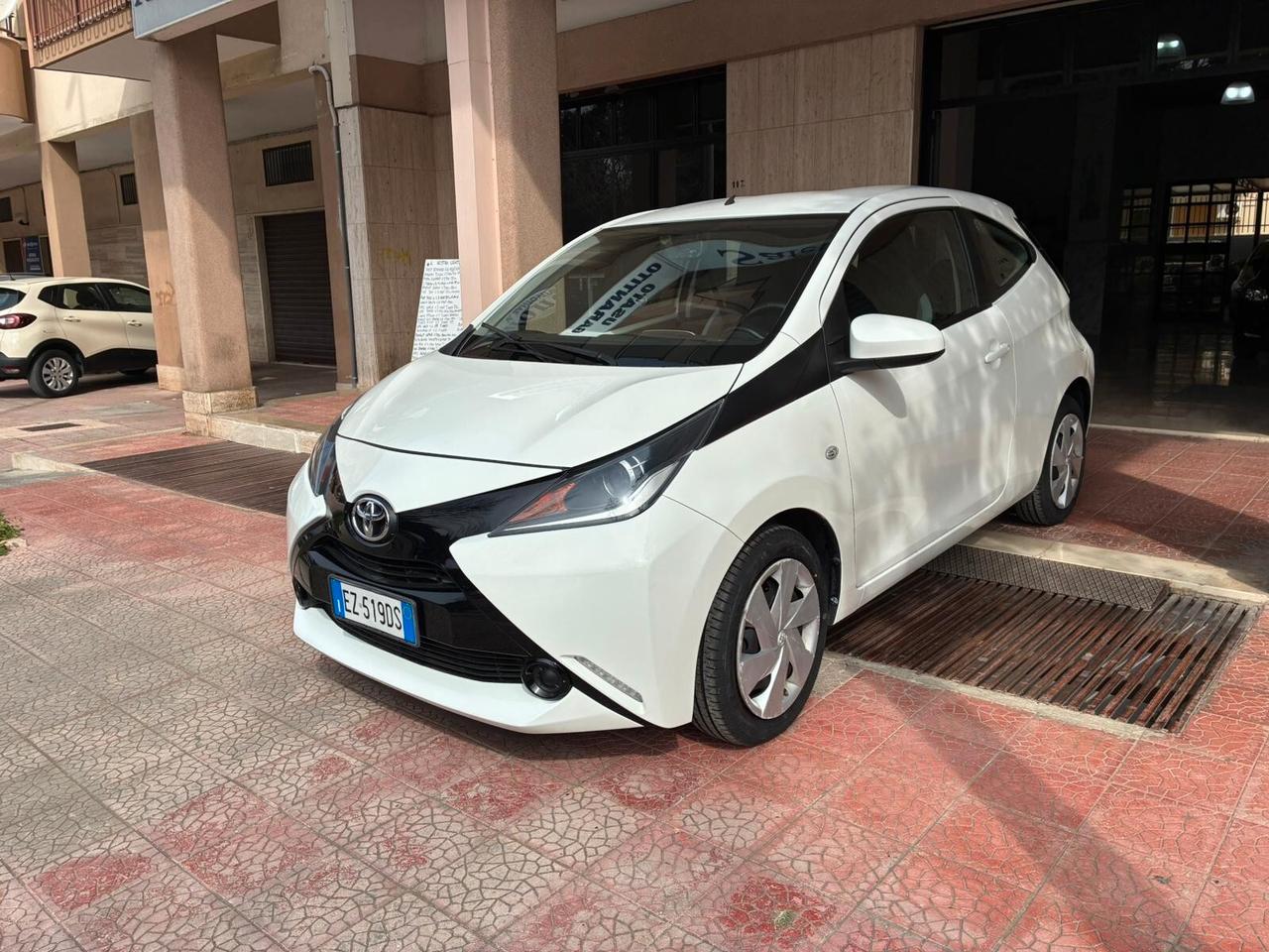 Toyota Aygo 1.0 3p garantita perfetta-2015