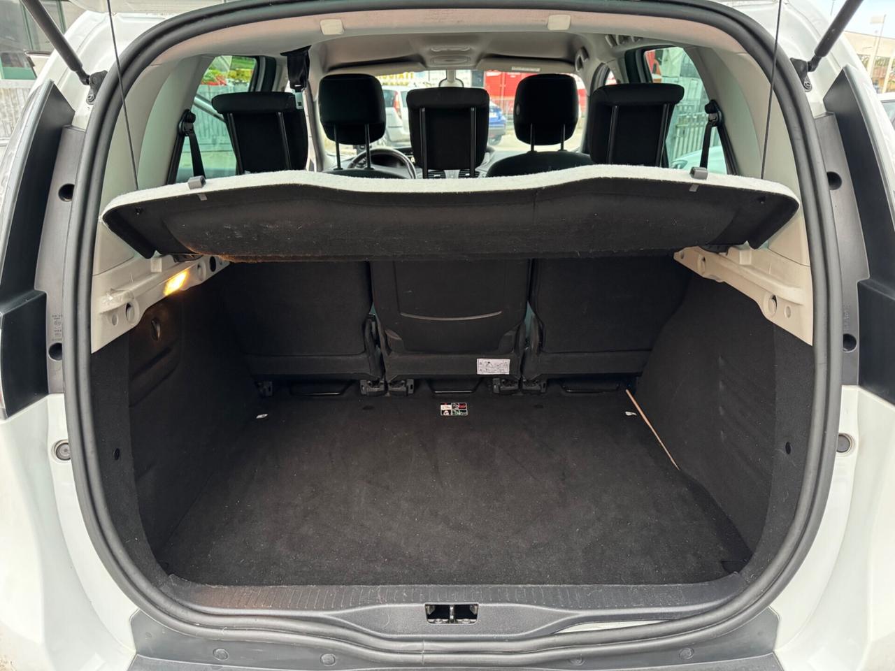 Renault Scenic XMod dCi 110 CV EDC Limited