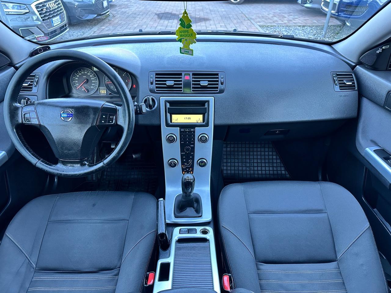 Volvo V50 D3 R-design