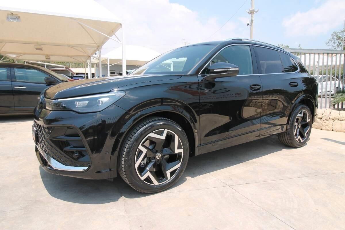 Volkswagen Tiguan 2.0 TDI 150 CV DSG R-Line|2025