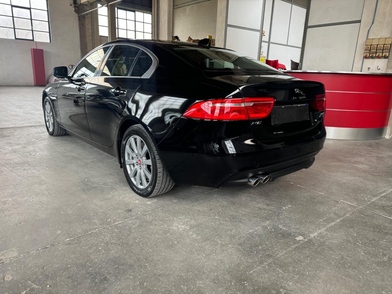 Jaguar XE 2.0 D 180 CV AWD aut. Pure