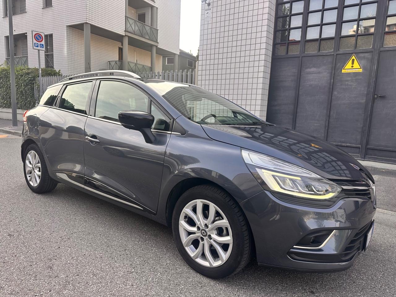 Renault Clio Sporter TCe 12V 75 CV Moschino Intens - euro 6