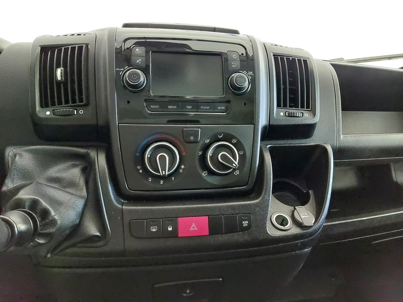 PEUGEOT Boxer (3ª serie) Boxer 335 2.2 BlueHDi...