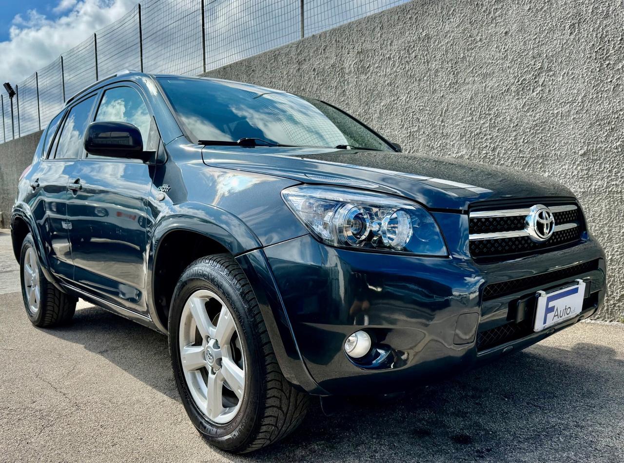 Toyota RAV4 2.2 D-4D 177 CV Luxury,TETTO APRIBILE,Navi,Climatronic,ecc.