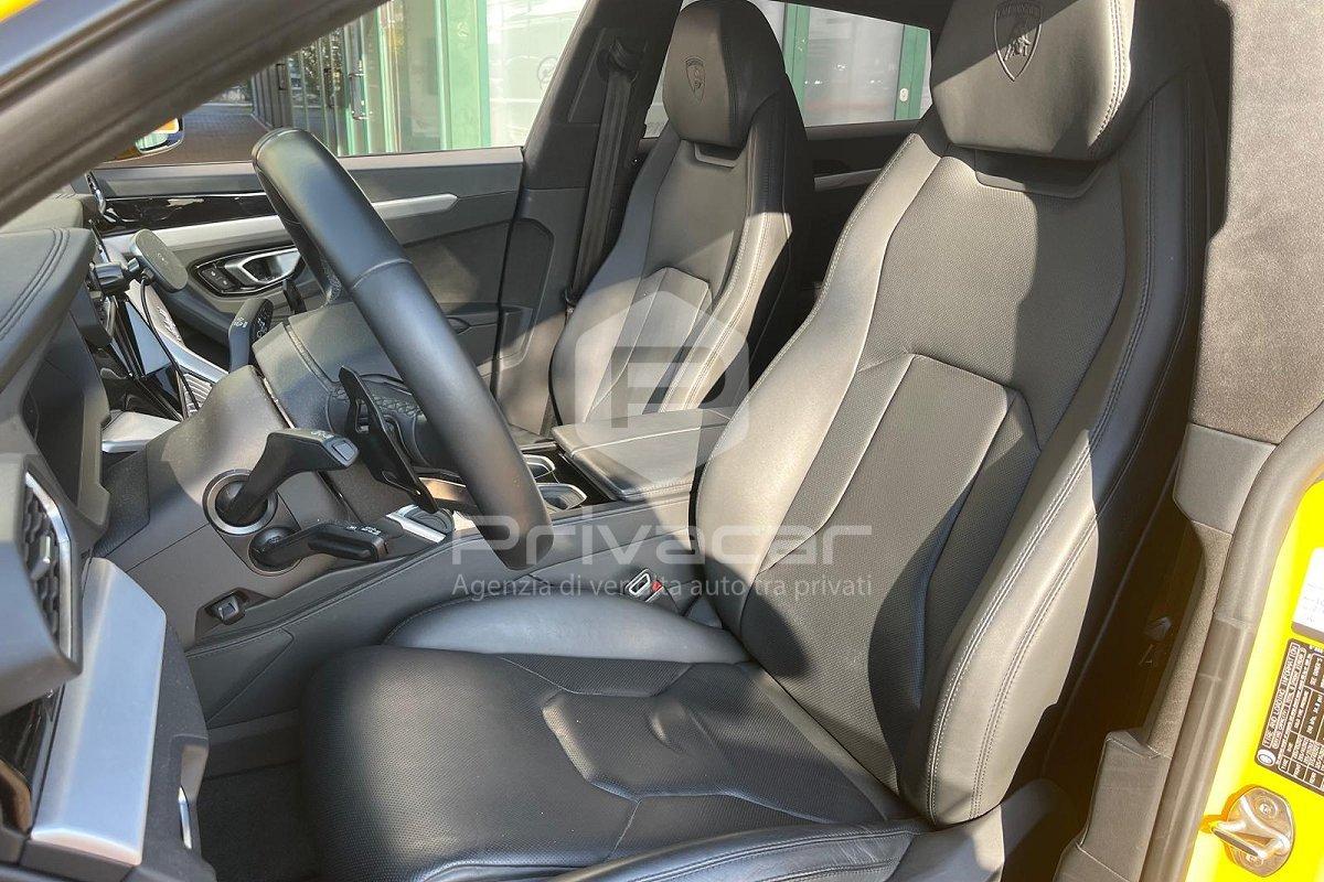 LAMBORGHINI Urus 4.0