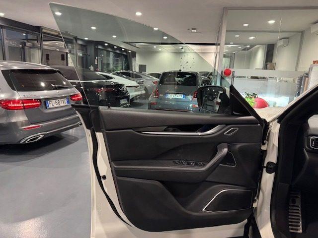 MASERATI Levante V6 Diesel 275CV Q4 GranSport/TETTO/360*