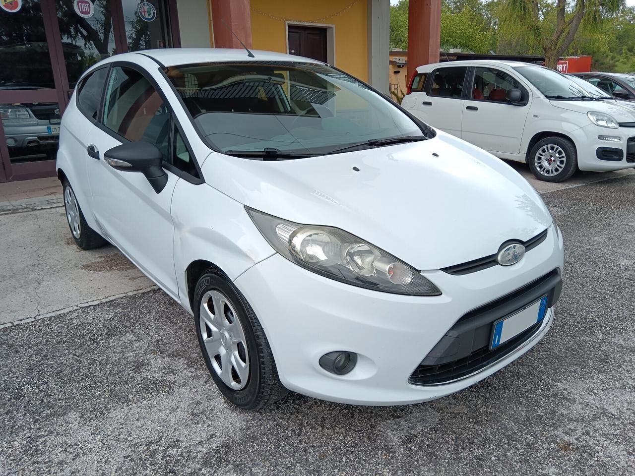 Ford Fiesta 1.4 TDCI 68CV AUTOCARRO 2 POSTI