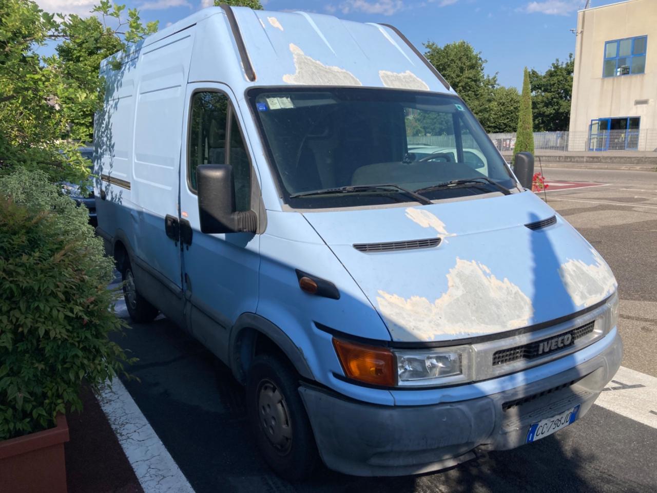 IVECO DAILY 2.3 UNIJET (TETTO ALTO) 3 POSTI