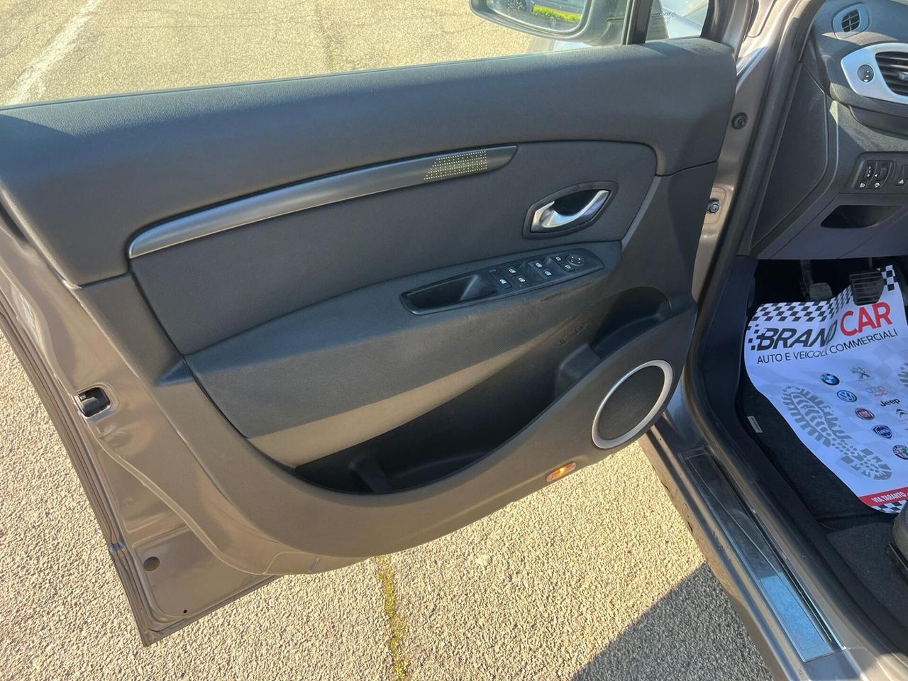 Renault Scenic X Mood 1.5 dCi 110CV Dynamique 2010