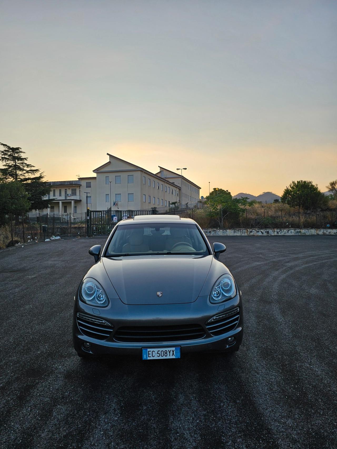 Porsche Cayenne 3.0 Diesel V6 240cv tetto apribile