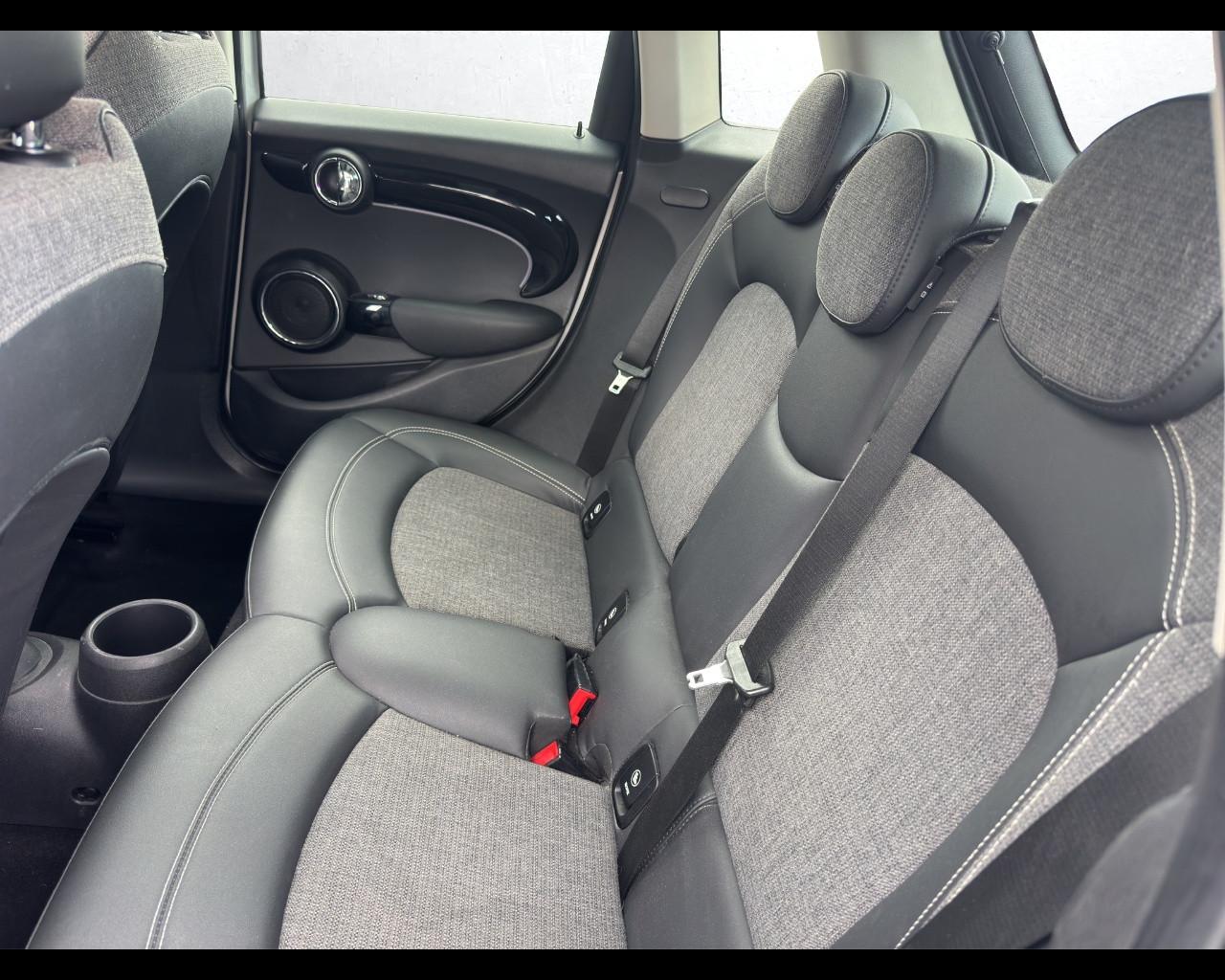 MINI Mini 5 porte (F55) - Mini 1.5 Cooper D Business 5 porte