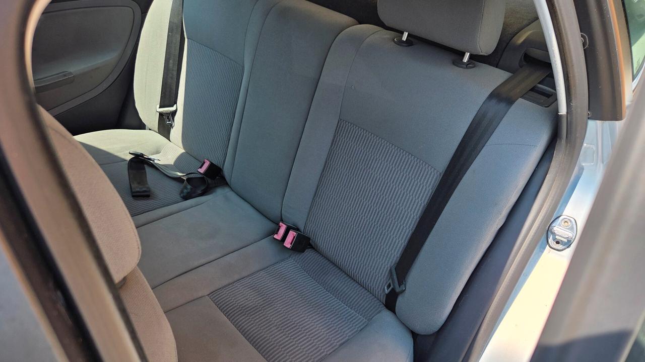 Seat Ibiza 1.4 16V 5p. Signo