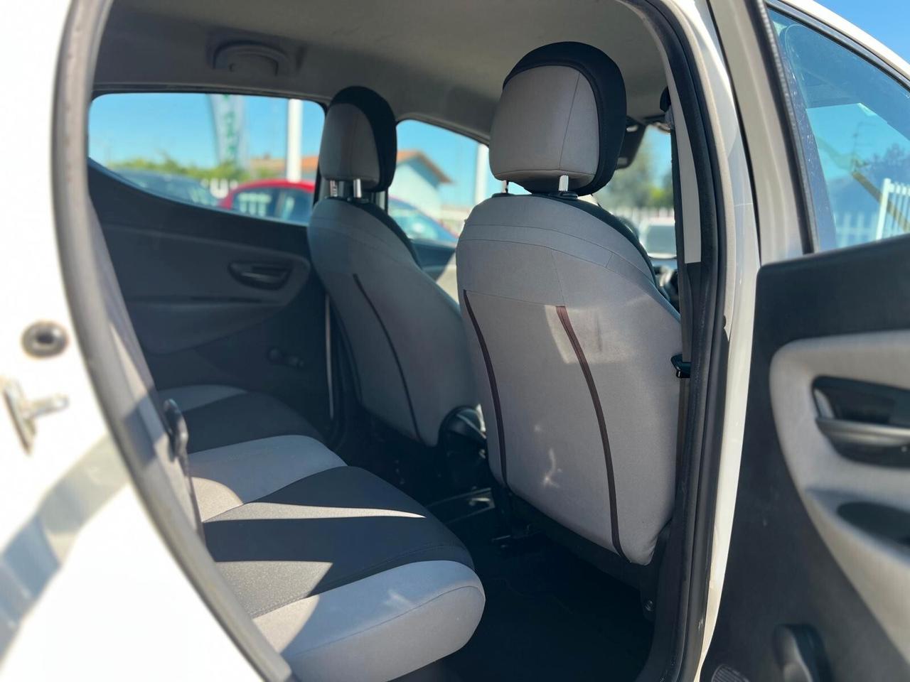 Lancia Ypsilon 1.2 69 CV 5 porte S&S Platinum